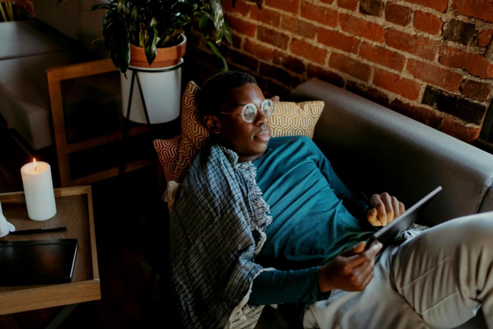 Interface de plateforme d'apprentissage avec graphiques financiers